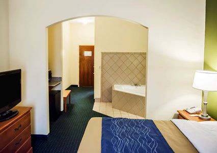 Comfort & I-10 Hotel