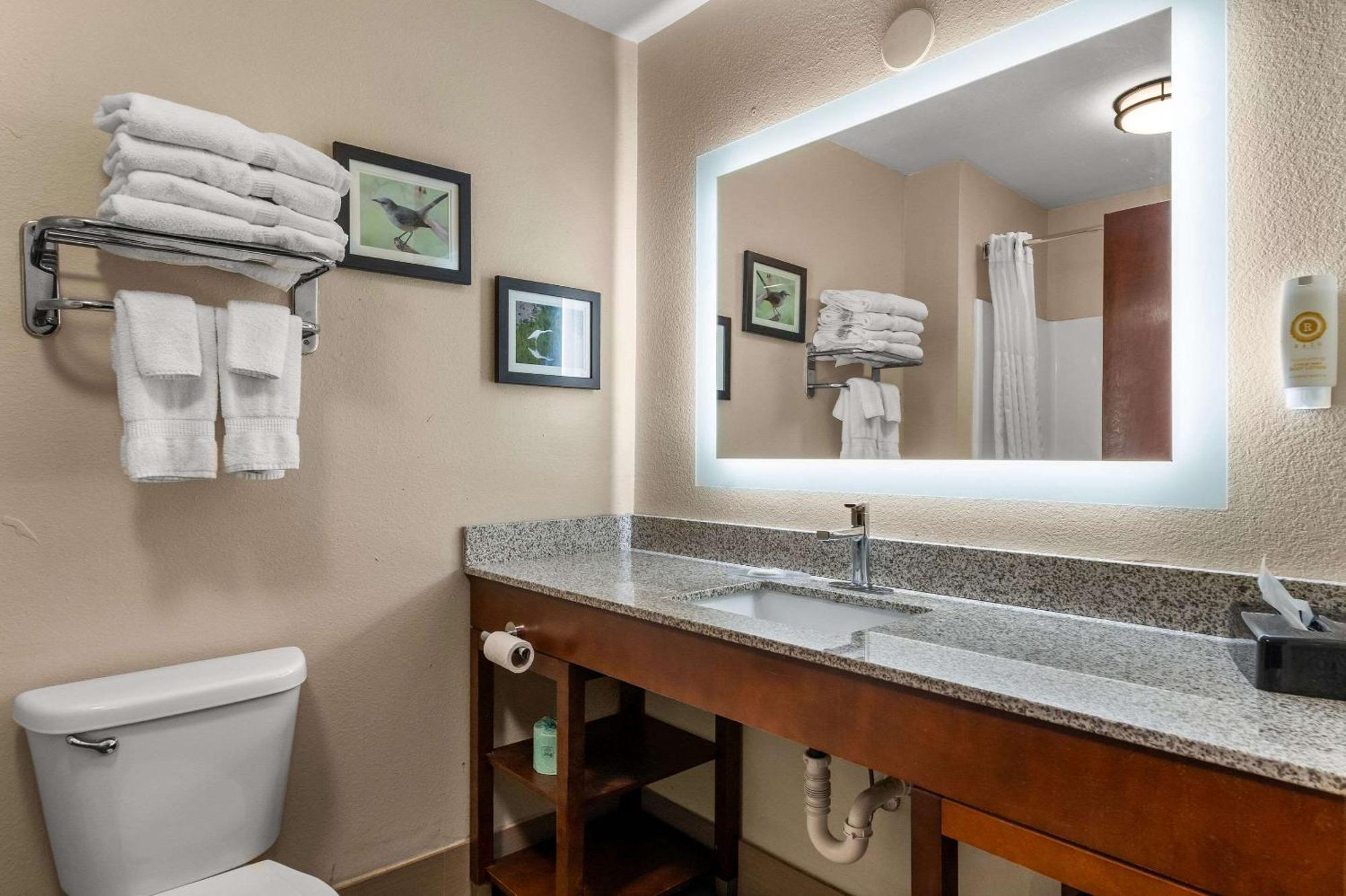 Comfort & I-10 Hotel 3*