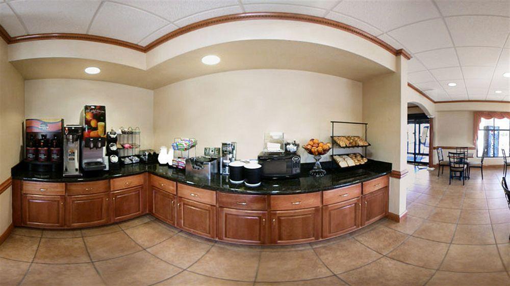 Comfort & I-10 Hotel 3*